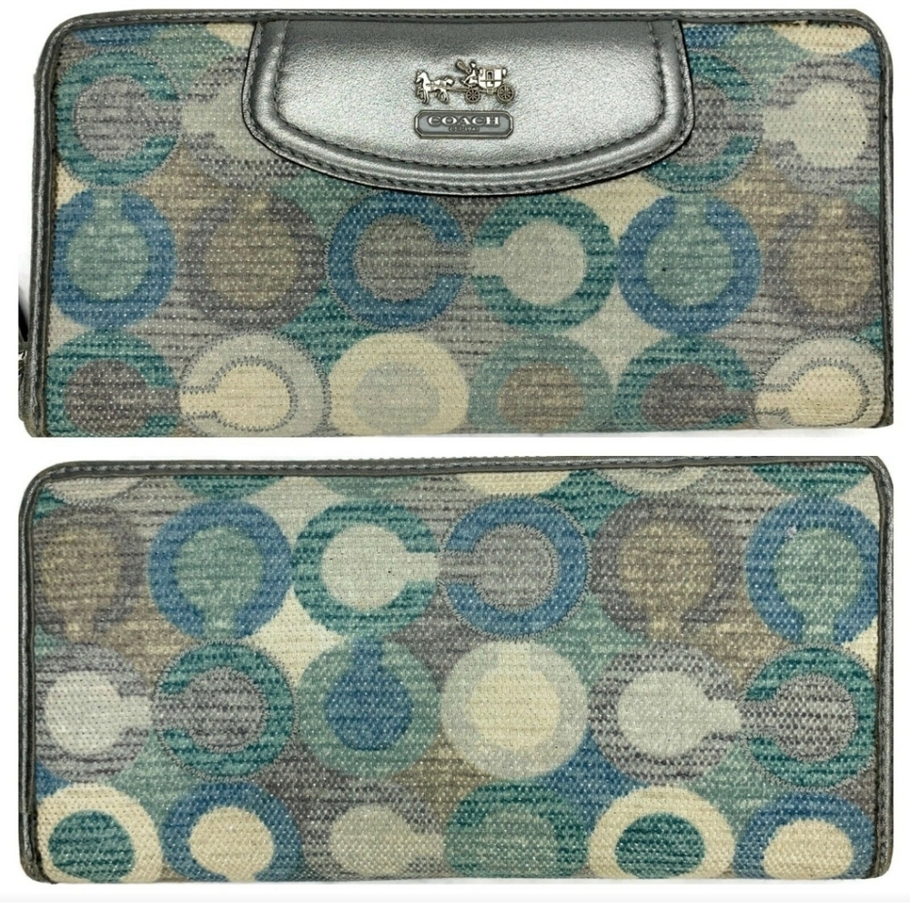 *Sold*Coach Zippy Wallet